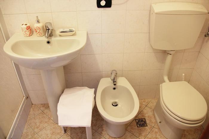 La Terrazza Hotell Peschiera del Garda Rom bilde